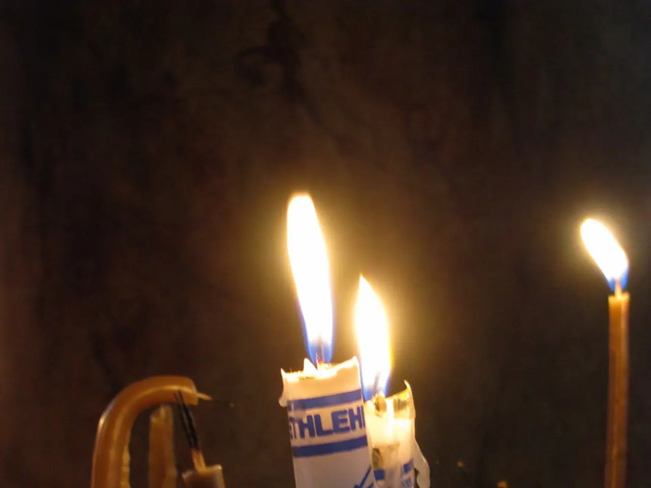 Domestic candle burning: Unnoticed risks that could impact your living space