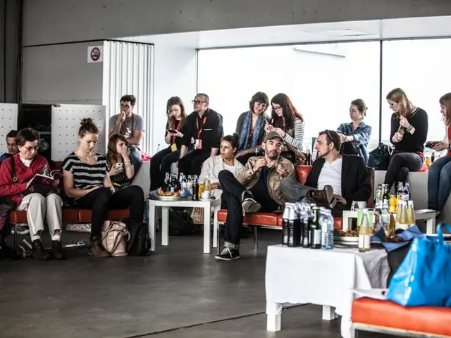 Symptoms, Triggers, Remedies, and Self-Help Strategies for Agoraphobia: Causes, Signs, and Coping...