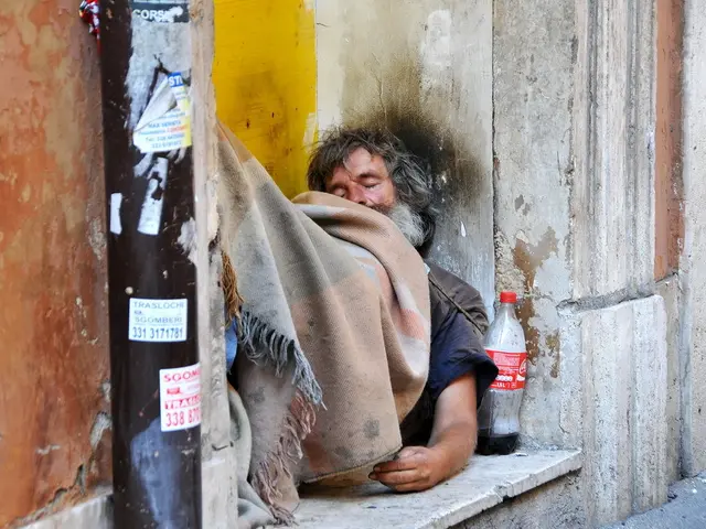 Strategies Unveiled for Enduring Heatwaves and Quickly Drifting Off to Sleep