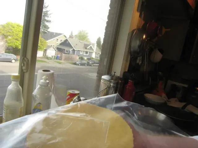 Late-night meal leads to law enforcement intervention