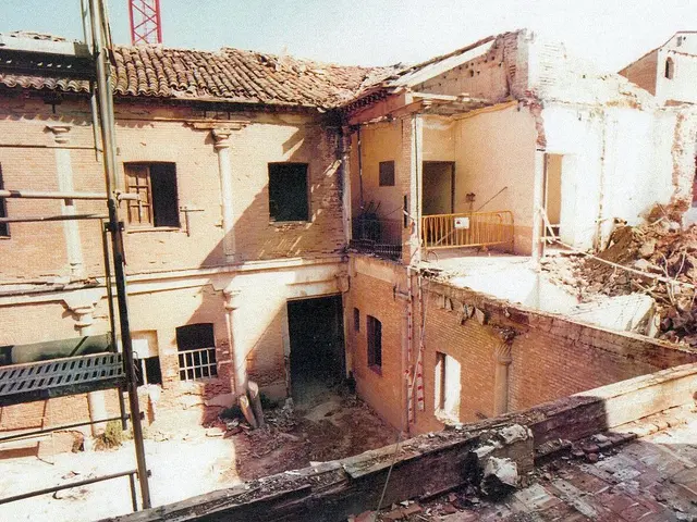 Cleaning professional meets unfortunate demise after a fall from a ladder.