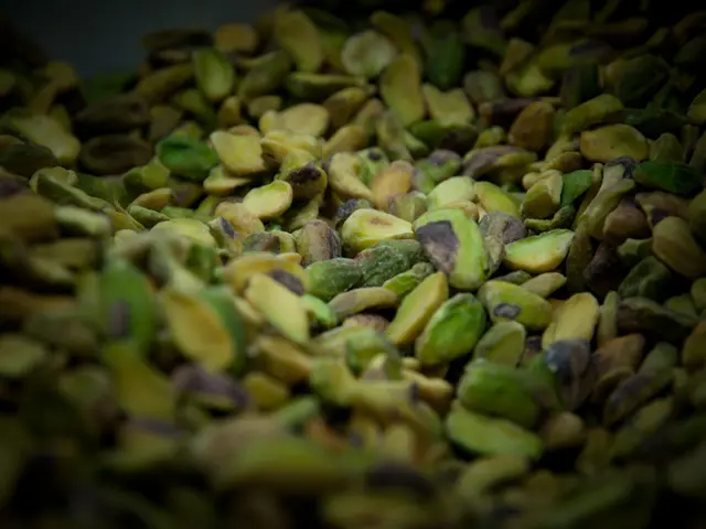 Consuming Pistachios as a Late-Night Snack: Benefits Explained