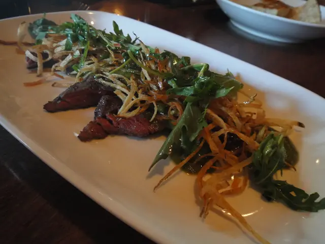 Health Study Finds Dining Out Food Equally Unhealthy as Fast Food