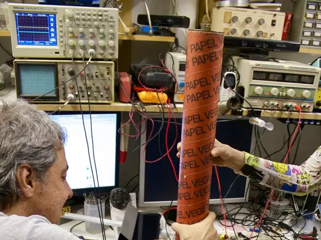 In a Blended Reality, Tech Shapes Worker's Work Environment