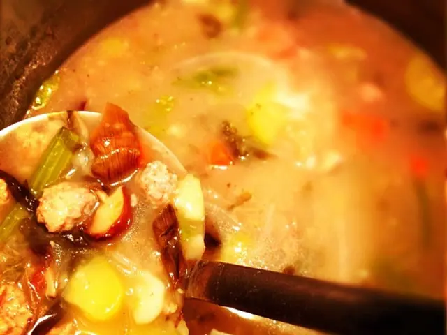 Spicy Delight: Green Curry with Ripe Papaya