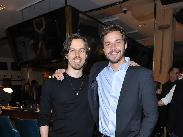 Strengthening Family Ties: Tips for Maintaining Brotherhood and Sisterhood